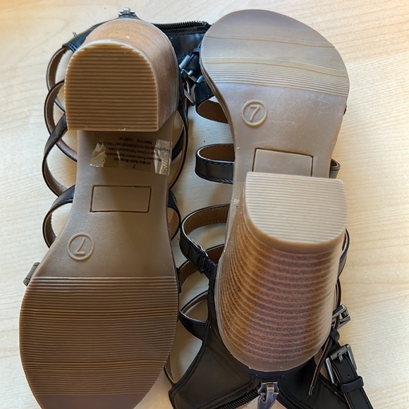 NWOT Mossimo Strappy Sandals With Studs And Back Heel Zipper, Size 7 - Picture 10 of 11